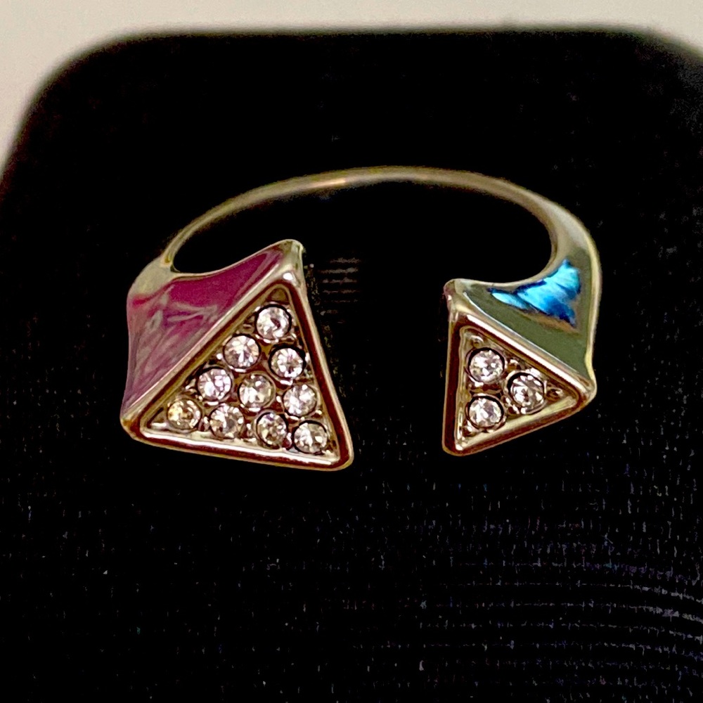 Open crystal triangle ring